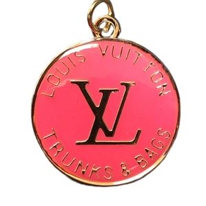 Luxury charm zipper pull